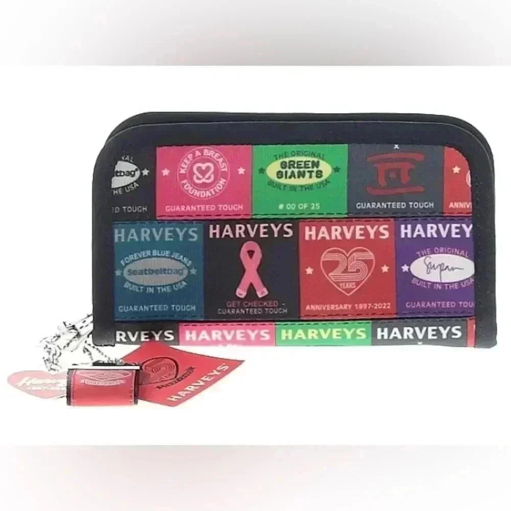 Harvey’s Seatbelt Bag Wallet NWT